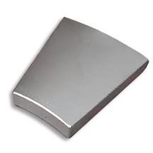 Segmen Busur Permanen Magnet Neodymium Ukuran N35SH Disesuaikan