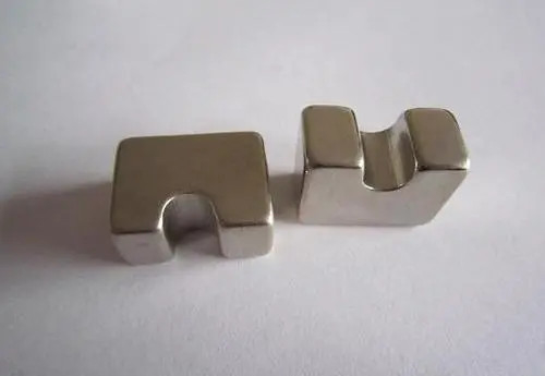 Ni Cu Ni Coating N38 NdFeB Magnet Block Berbentuk Khusus Untuk Mesin Perangkat Keras