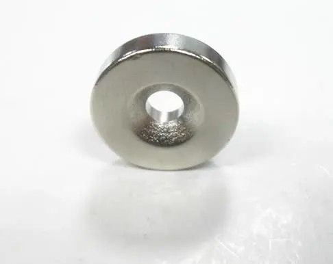 Black OEM Langka Earth Ring Magnet N35-N52 Bentuk / Dimensi Disesuaikan