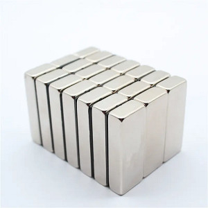 Neodymium Bar Magnet Kuat Lapisan Zn Magnet NdFeB Permanen