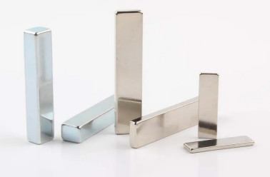 Magnet Bar Neodymium Sinter Lapisan NiCuNi Sampel Magnet Permanen Kustom Tersedia