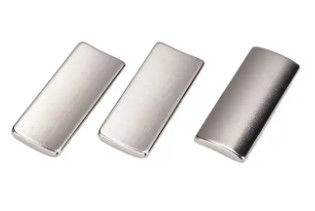 Disesuaikan Neodymium Motor Magnet Arc Bentuk NdFeB Magnet Epoxy Coating