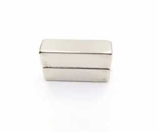 N45 Sinter NdFeB Magnet Bentuk Disesuaikan Magnet Neodymium Permanen