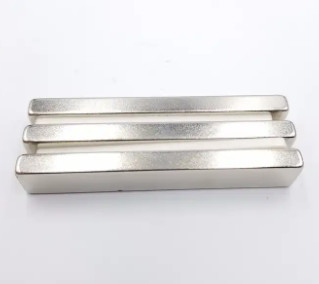 Zn Coating Neodymium Bar Magnet N45 Untuk Mesin Listrik / Mobil