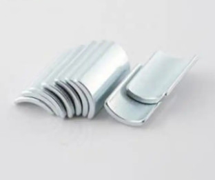 Sinter Magnet Bumi Langka Bentuk Disesuaikan Magnet Neodymium N45