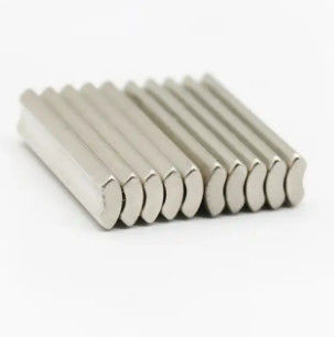 Magnet Neodymium Arc yang Disesuaikan N35SH Magnet NdFeB Permanen