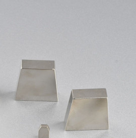 Persegi Sinter NdFeB Magnet Countersunk Neodymium Magnet