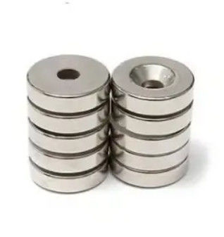 Square NdFeB Magnet Permanen Magnet Neodymium Dengan Lubang Countersunk