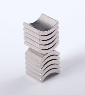 N35SH Arc NdFeB Magnet, Neodymium Arc Magnet Untuk Komputer / Mobil