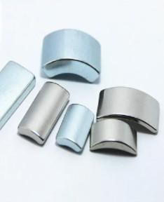Magnet NdFeB Arc Khusus N35SH Untuk Peralatan Motor / Elektronik