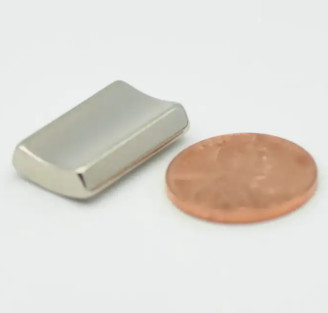 China Factory Custom Super Strong Neodymium Arc Ndfeb Generator Magnet Dijual