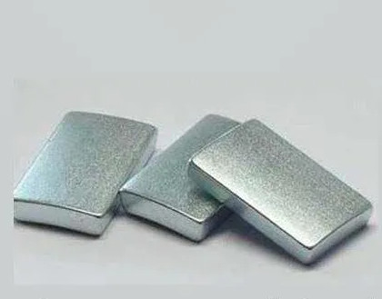 Magnet Permanen NdFeB yang Disesuaikan Zn Coating Magnet Neodymium Industri