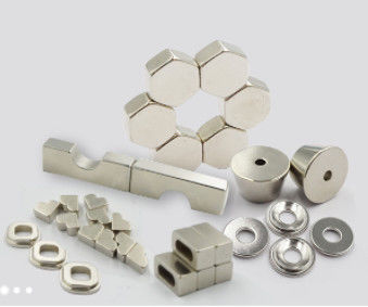 Magnet Neodymium N45 Memblokir Lapisan Zn Magnet Batang Neodymium yang Kuat