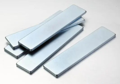 Magnet Permanen NdFeB yang Disesuaikan Zn Coating Magnet Neodymium Industri